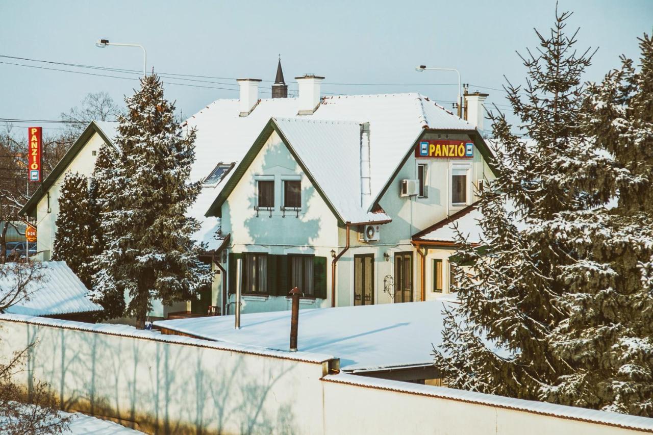 Hotel Aranyhid Vendeghaz Makó Exterior foto