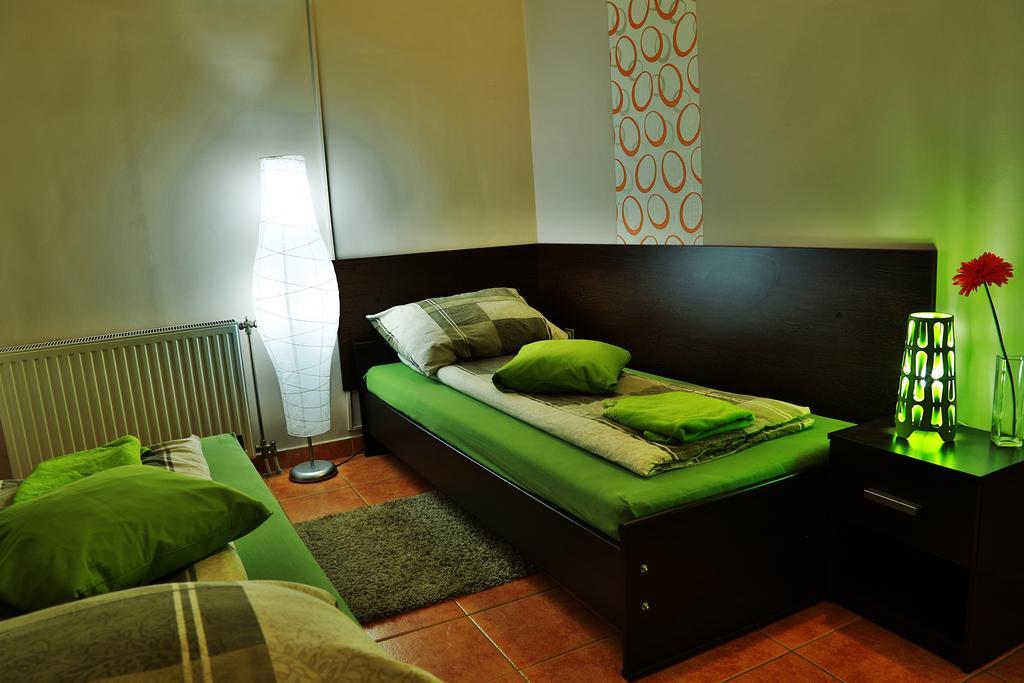 Hotel Aranyhid Vendeghaz Makó Zimmer foto