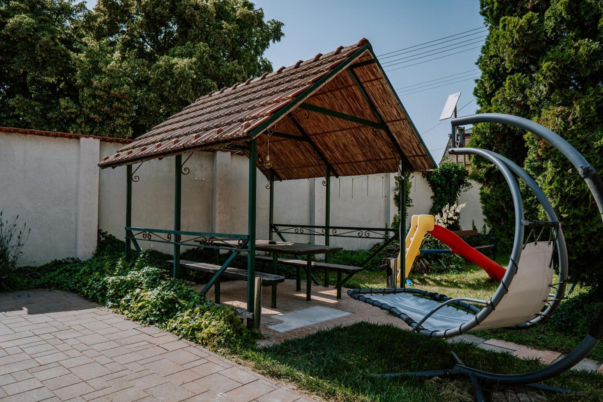 Hotel Aranyhid Vendeghaz Makó Exterior foto