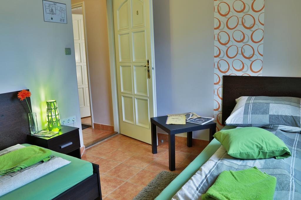 Hotel Aranyhid Vendeghaz Makó Zimmer foto